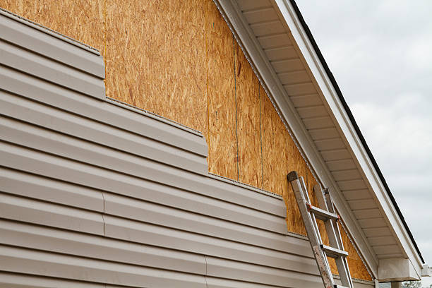 Professional Siding Installation technician working in Willoughby, OH